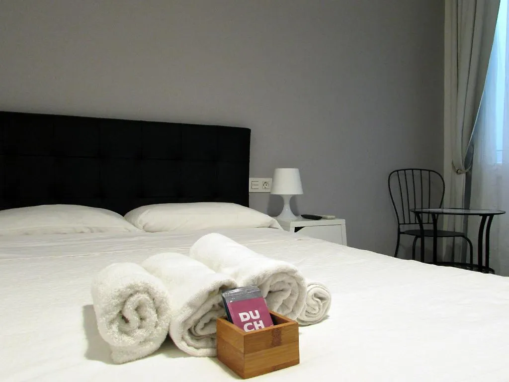 Pensio Cerdanya Otel Barselona İspanya