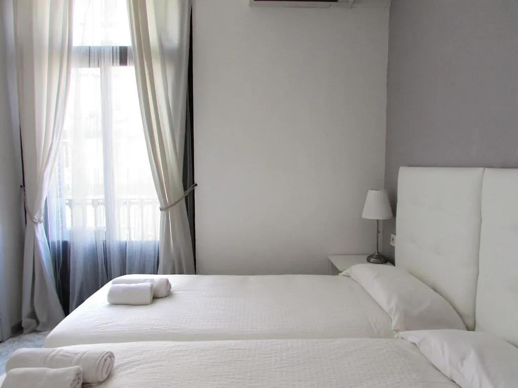 Konukevi Pensio Cerdanya Otel Barselona