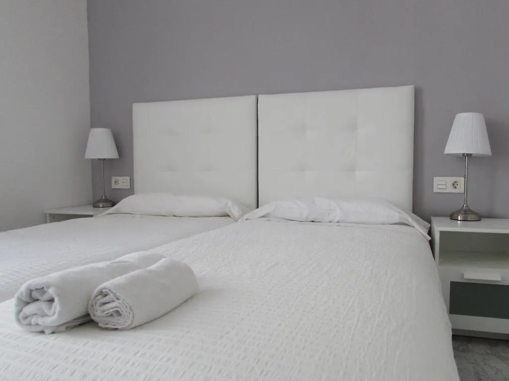 Pensio Cerdanya Otel Barselona Konukevi